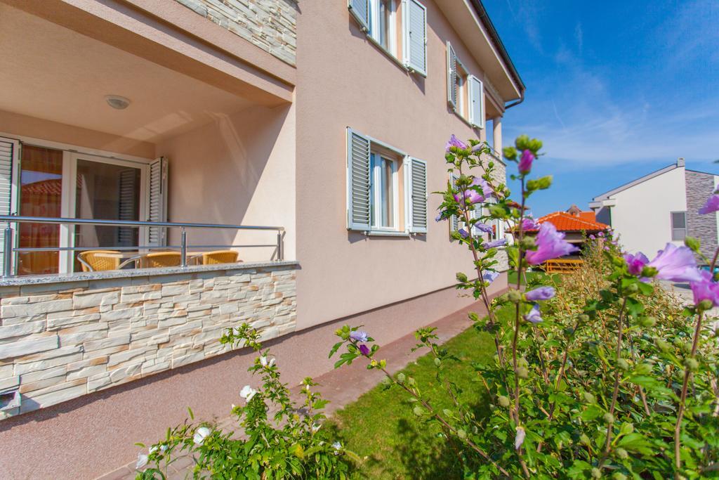 Apartments Mia Baška Eksteriør bilde