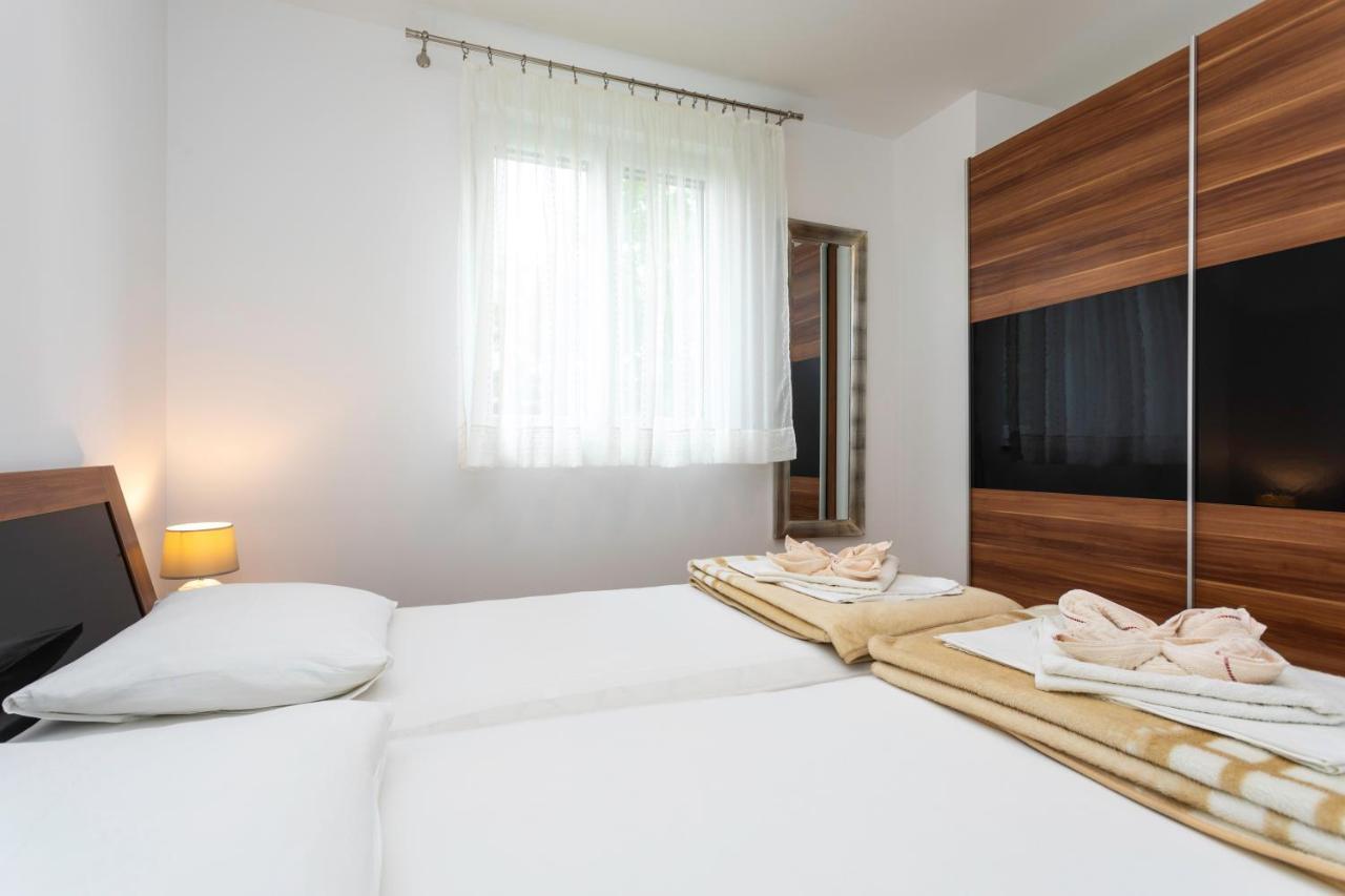 Apartments Mia Baška Eksteriør bilde