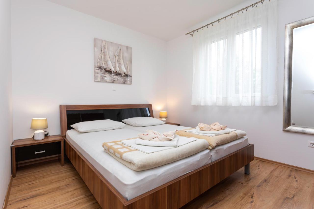 Apartments Mia Baška Eksteriør bilde
